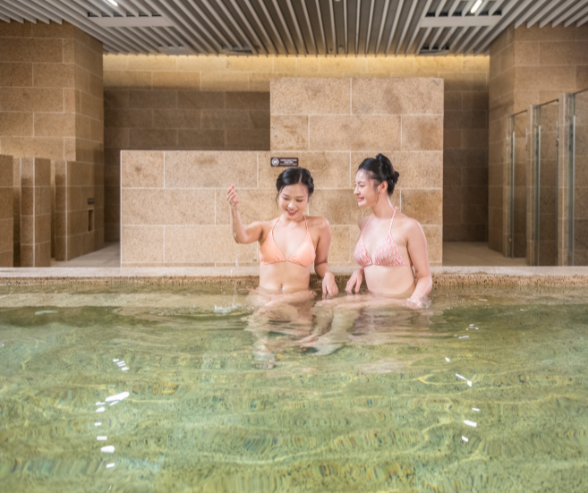 Yêu thương bản thân hơn tại Aquafiled cùng Hội chị em
